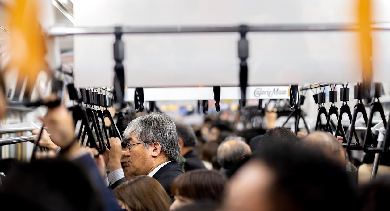 日本生活雜談｜從東京電車誤點，看見日本社會的秩序